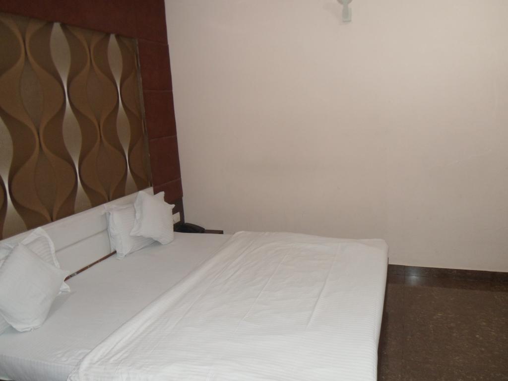Hotel Silver Plaza Ahmedabad Cameră foto
