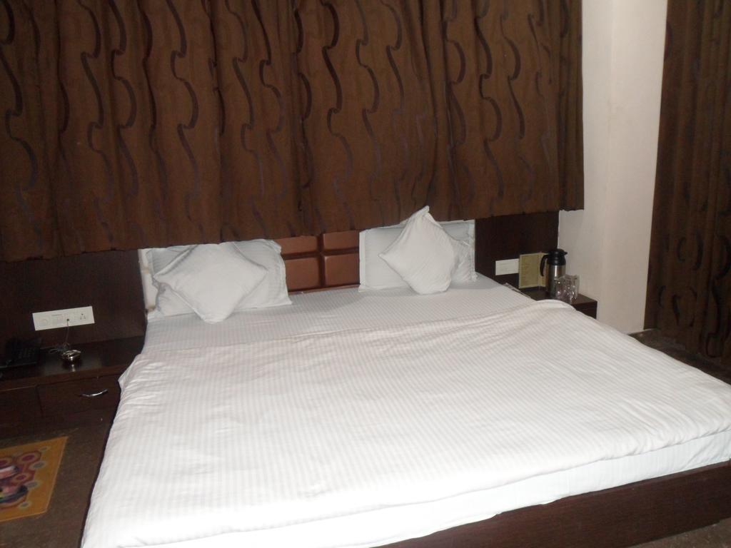 Hotel Silver Plaza Ahmedabad Cameră foto